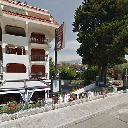 Baia Degli Dei Appartement Giardini-Naxos Buitenkant foto
