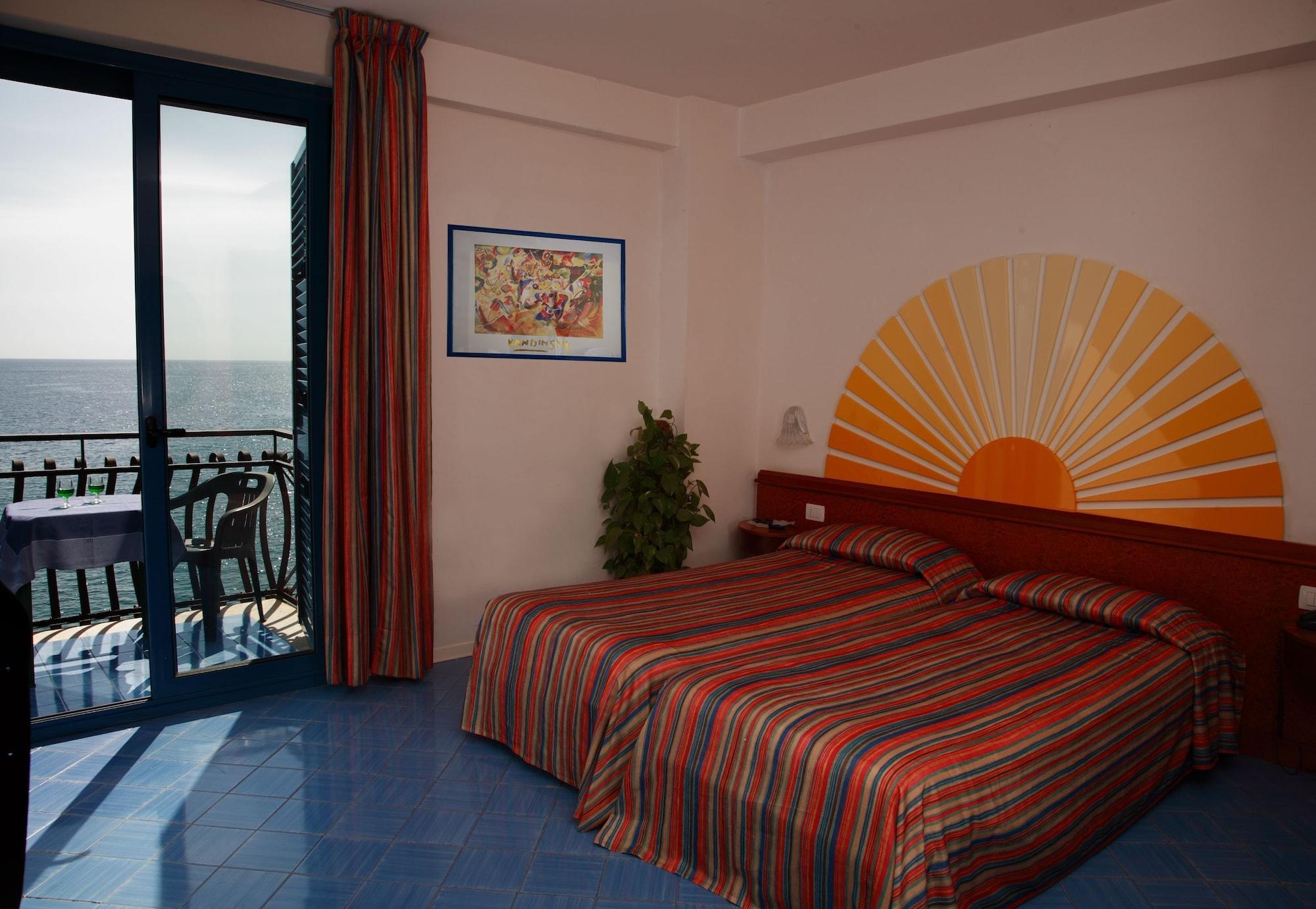 Baia Degli Dei Appartement Giardini-Naxos Buitenkant foto