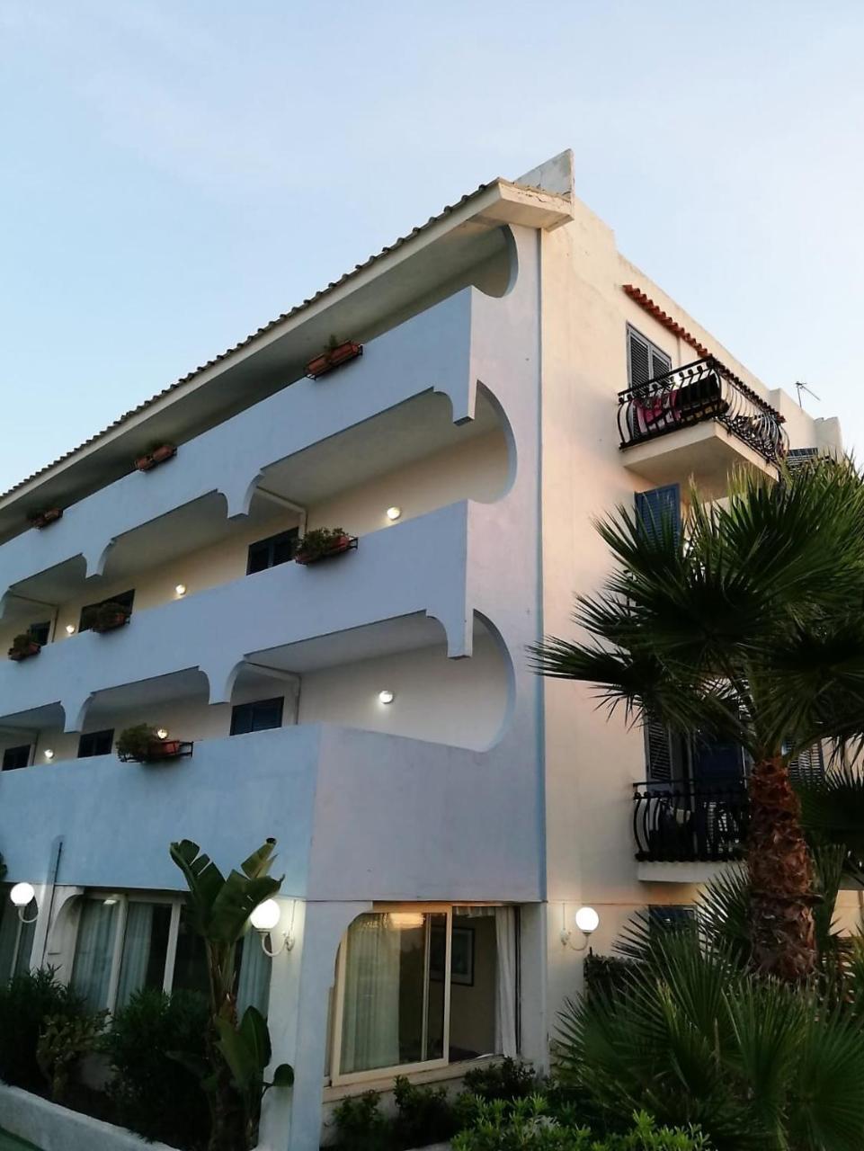 Baia Degli Dei Appartement Giardini-Naxos Buitenkant foto